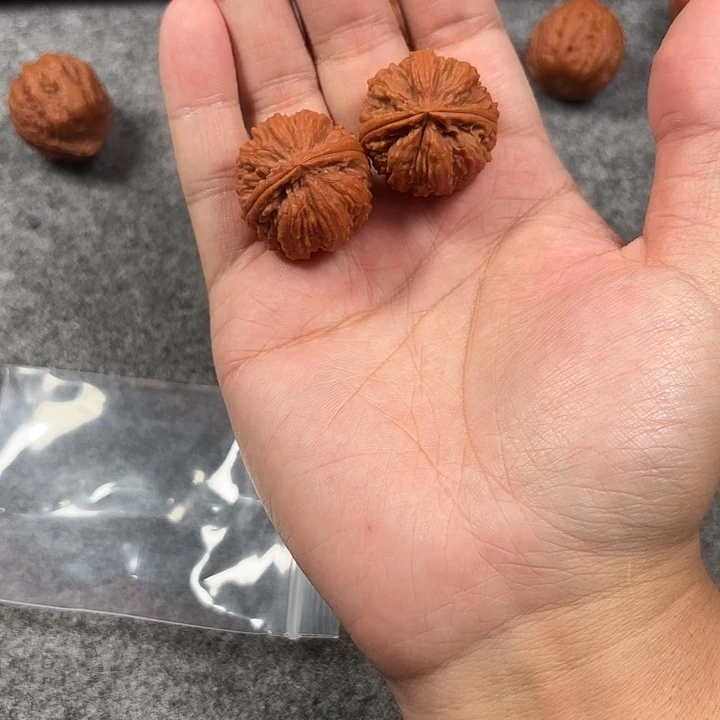 文玩核桃吊坠四喜方尊27