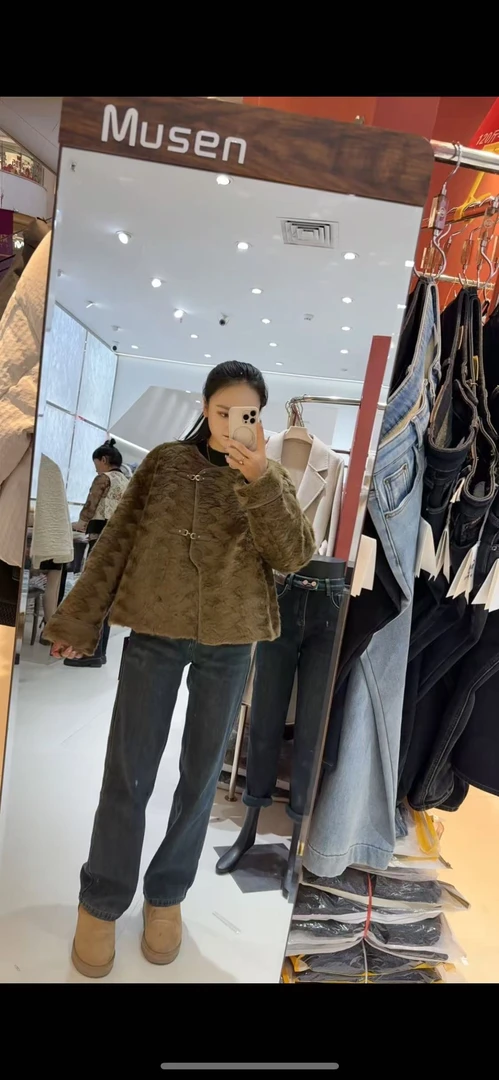 2515款时尚短款外套