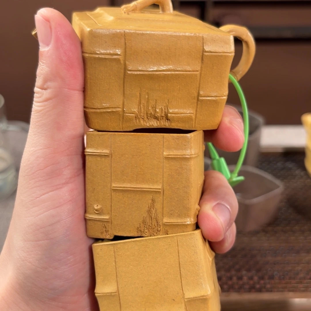 芳***姐紫砂茶壶一壶两杯（四方大）