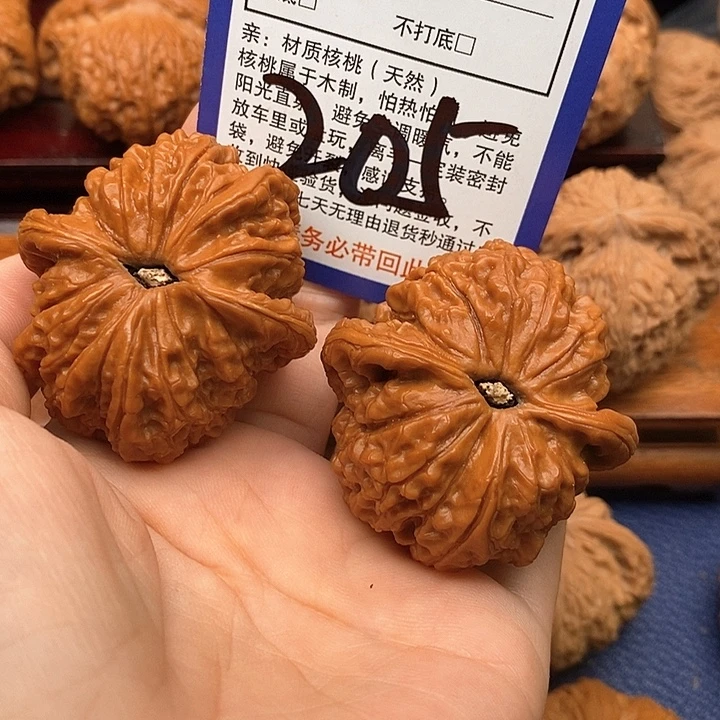 我***游吊坠桃核血麒麟狮子头44