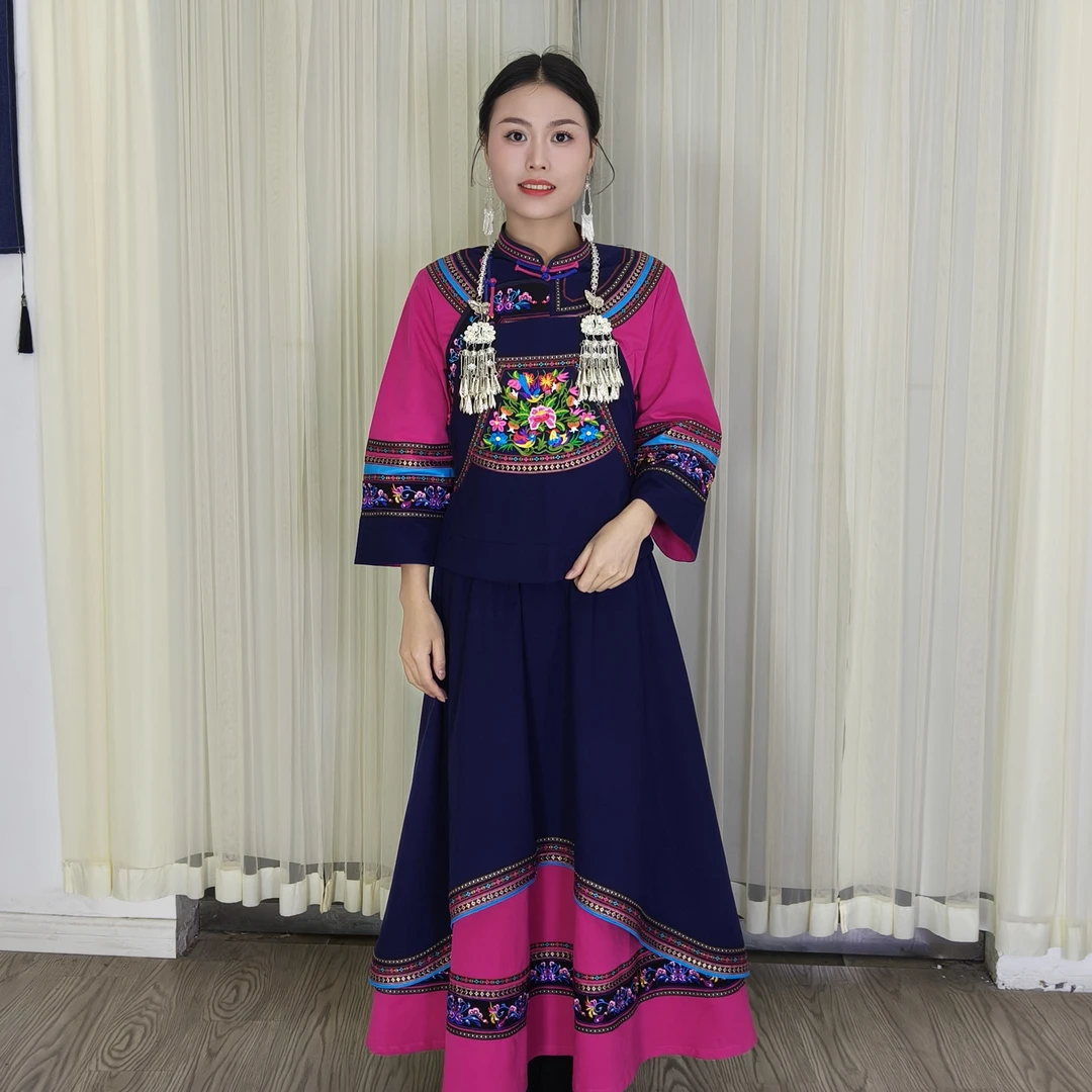 2025年新款布依族壮族刺绣玫红色裙子套装