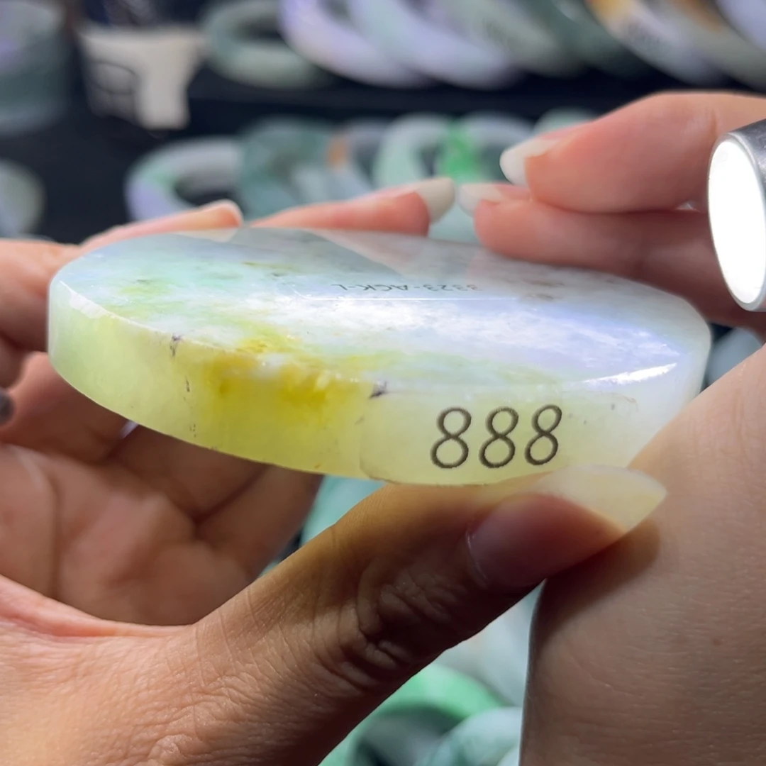 定制翡翠未镶嵌手镯