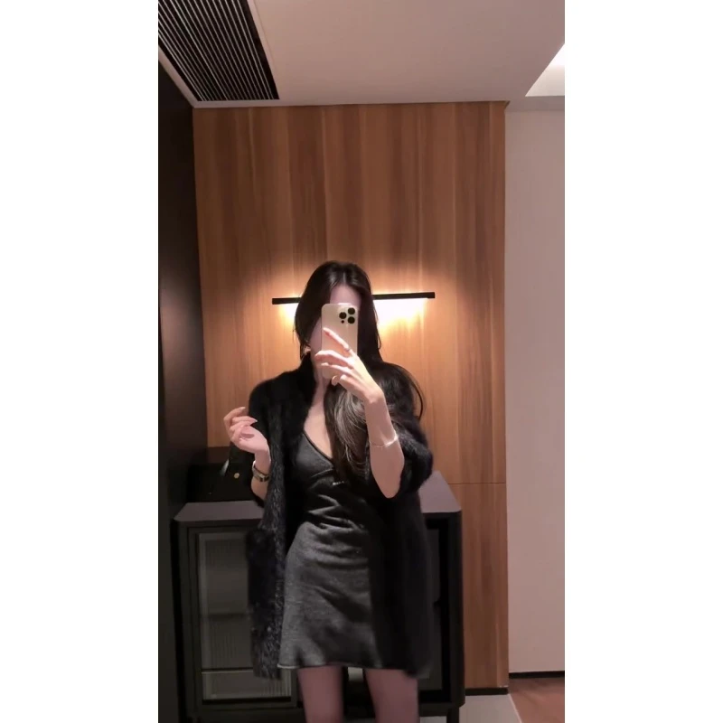 纯欲性感修身显瘦包臀吊带连衣裙秋冬2025年新款气质休闲针织开衫