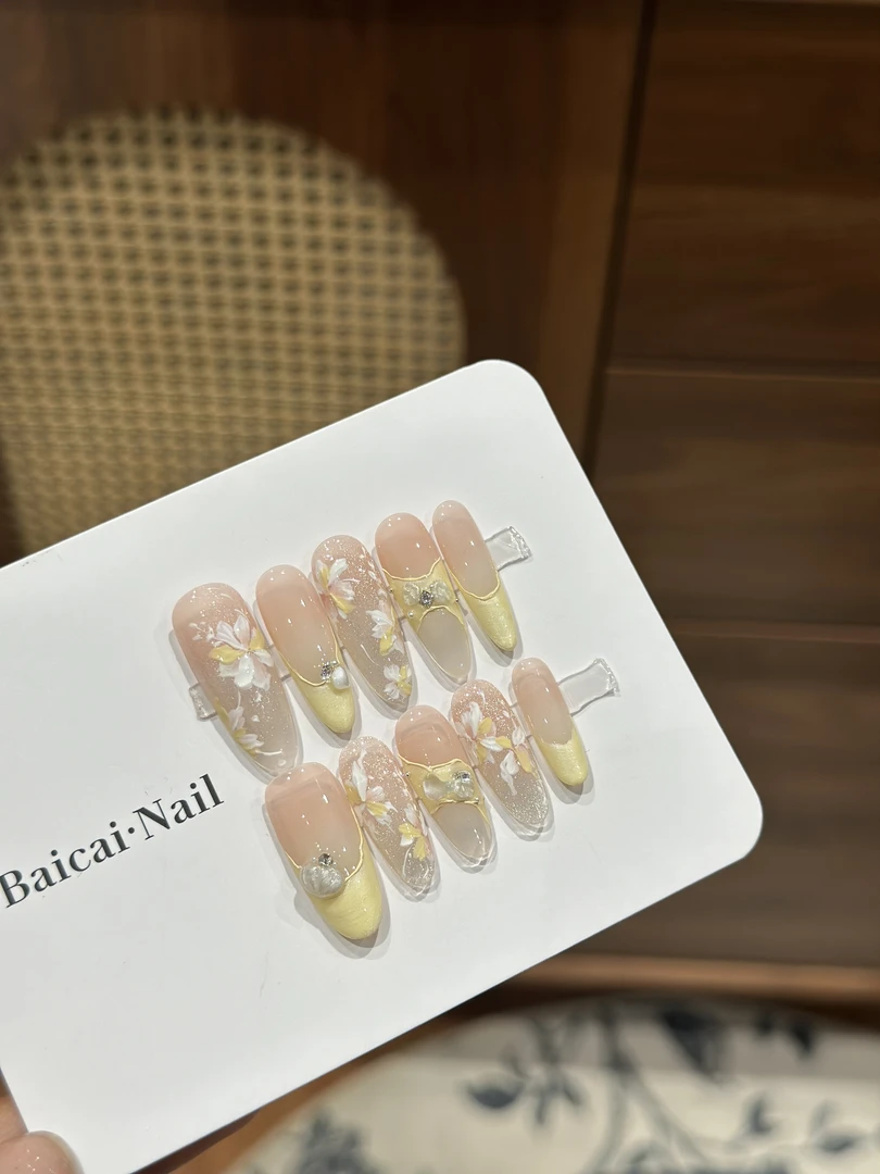 白菜家米兰假日手工穿戴甲