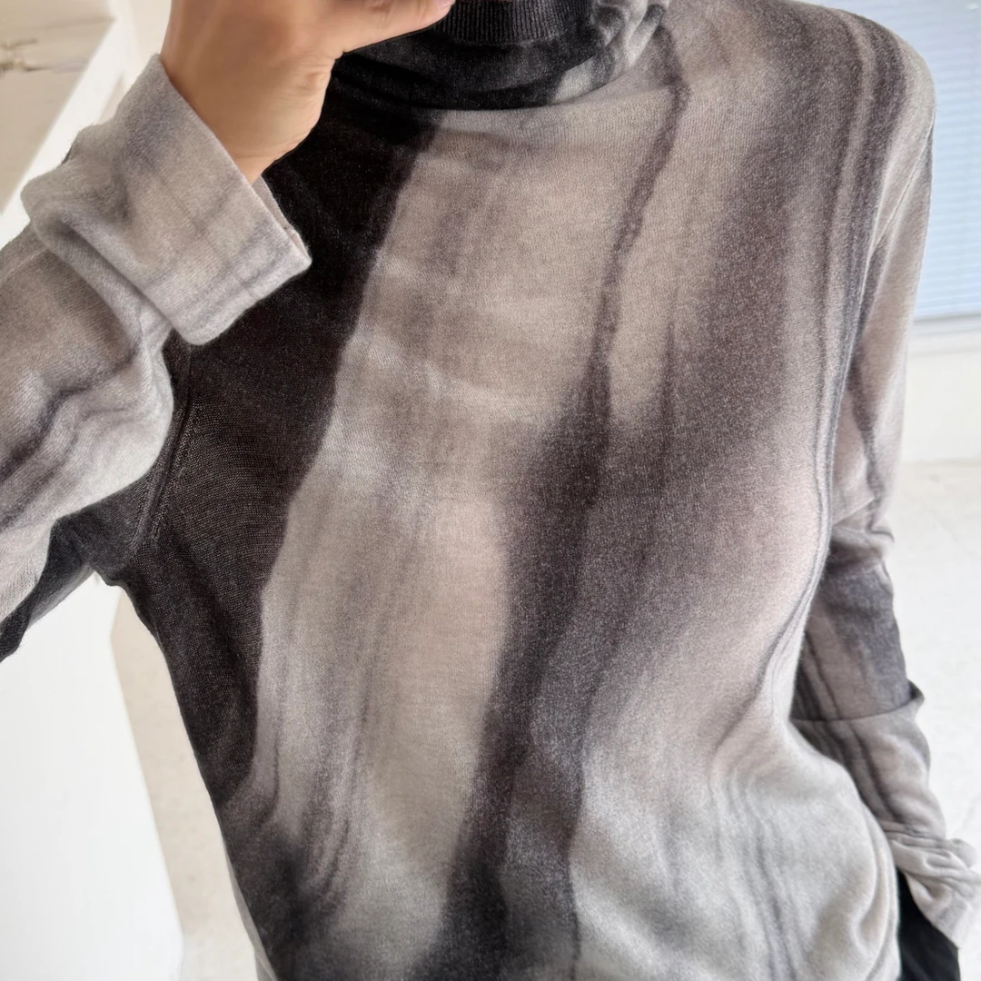 MC兮兮同款晕染超细绵羊毛打底衫