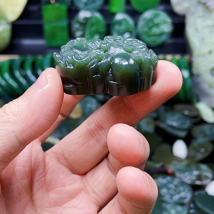 和田玉未镶嵌珠宝奇石