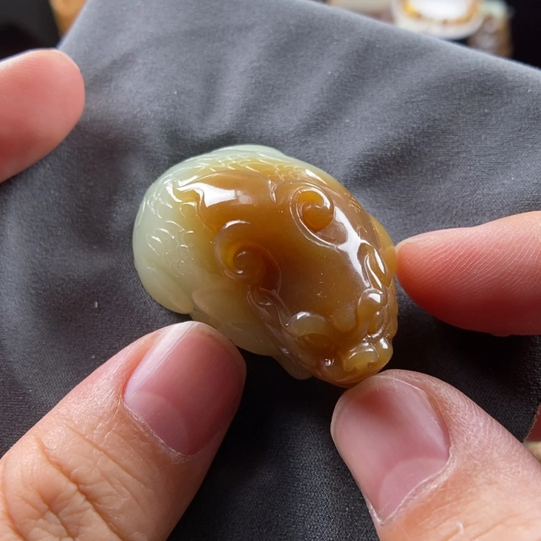 和田玉（糖玉）未镶嵌颈饰