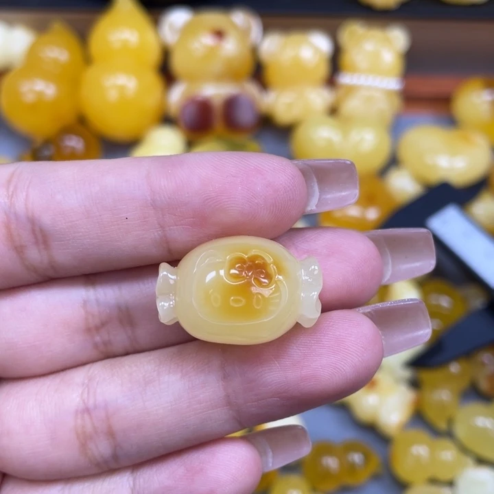 琥珀未镶嵌珠宝奇石