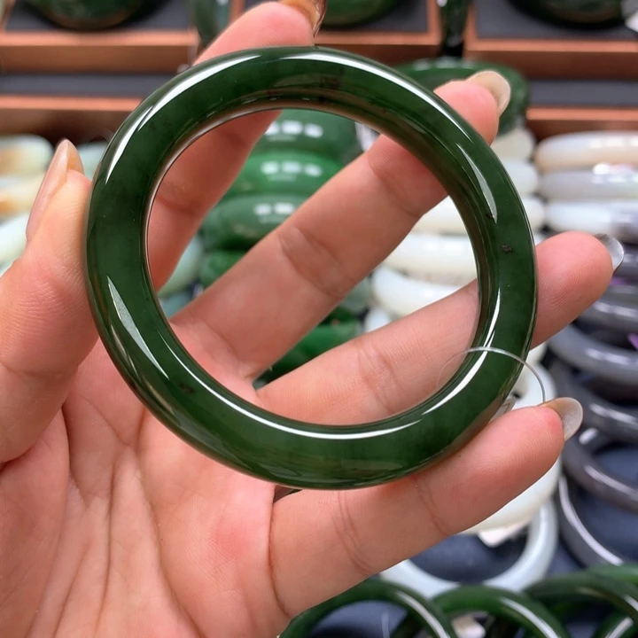 【闪购商品】未镶嵌手镯和田玉