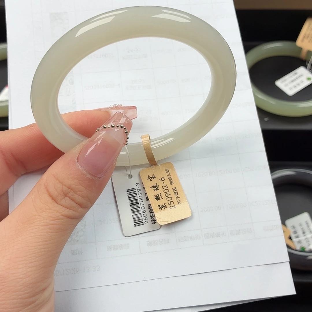 和田玉（糖玉）未镶嵌手镯