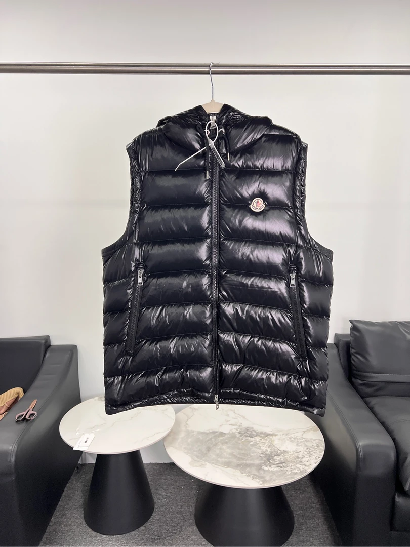 99新 MONCLER CZF1006/连帽羽绒背心/尺码6码