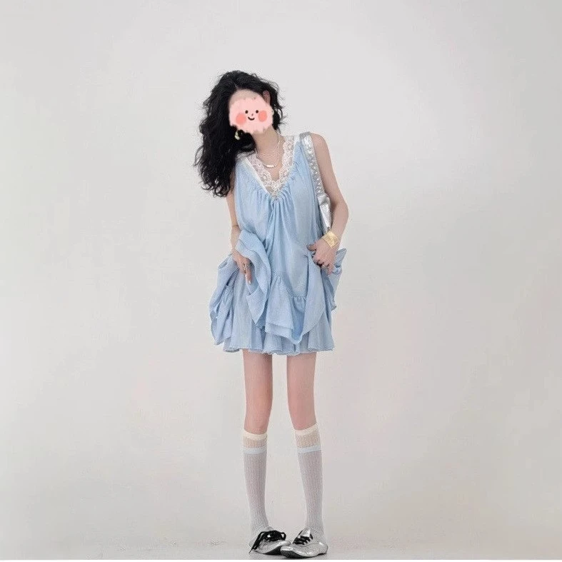 【花影轻喃】设计感不规则荷叶边V领吊带套装度假风高腰短裙套装