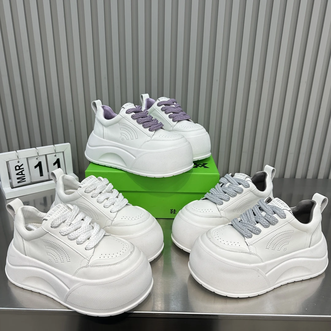 糖糖2025新款女鞋透气四季潮款时尚百搭休闲黑厚底英伦风1-15-12