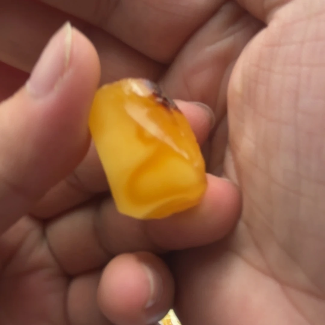 定制琥珀未镶嵌蜜蜡