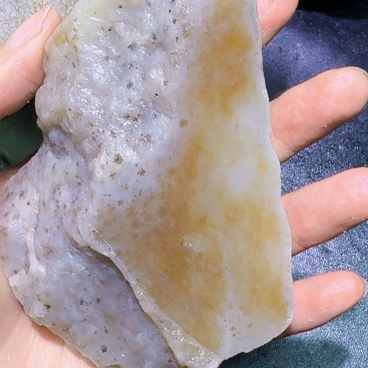 未镶嵌和田玉（糖玉）珠宝半成品