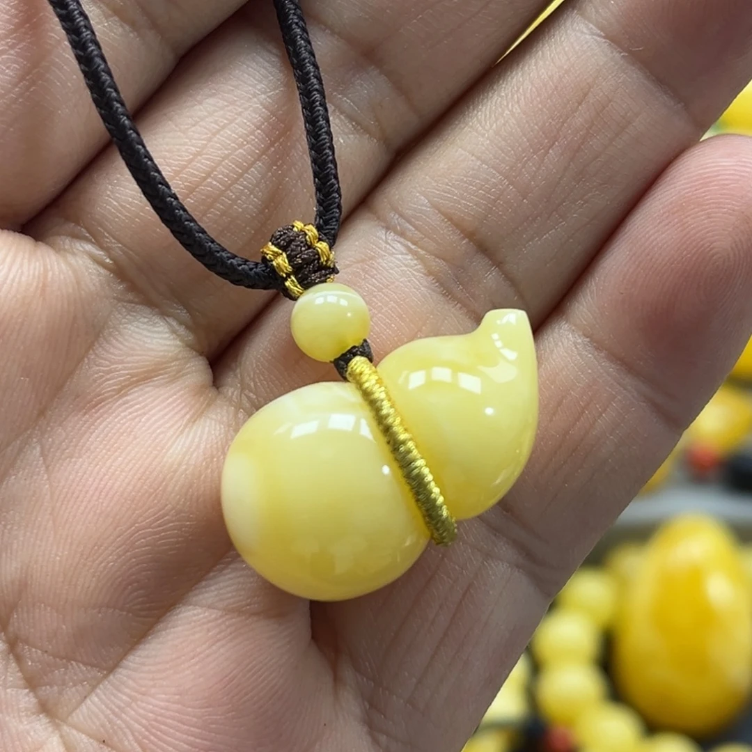 蜜蜡未镶嵌珠宝奇石