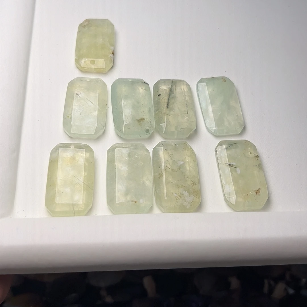玛瑙/玉髓合金珠宝半成品G289。天然葡萄晶无事牌一个