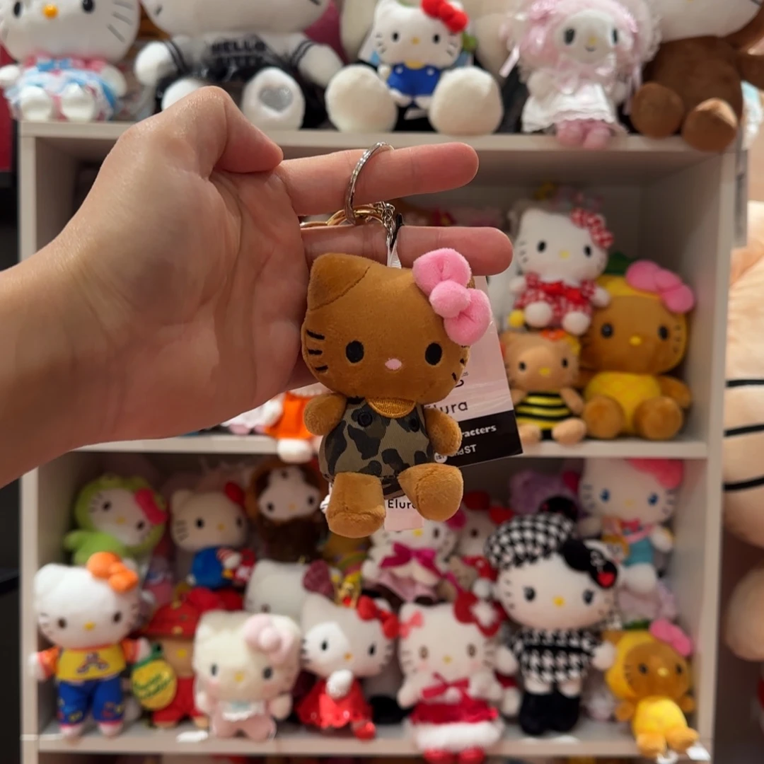 毛绒黑皮迷彩kt挂件