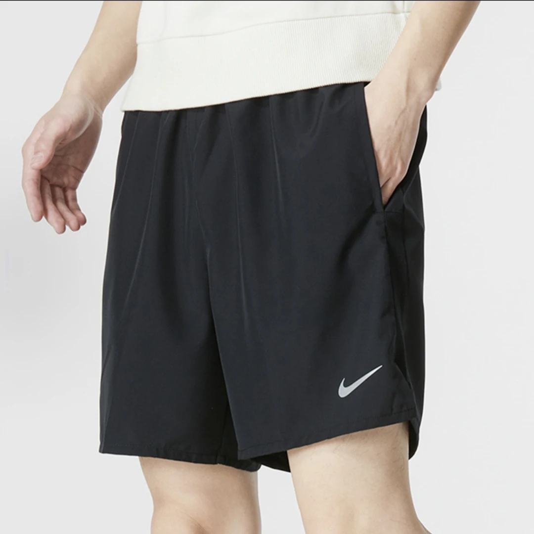 Nike耐克 男子速干跑步训练健身运动反光透气薄款短裤DV9345
