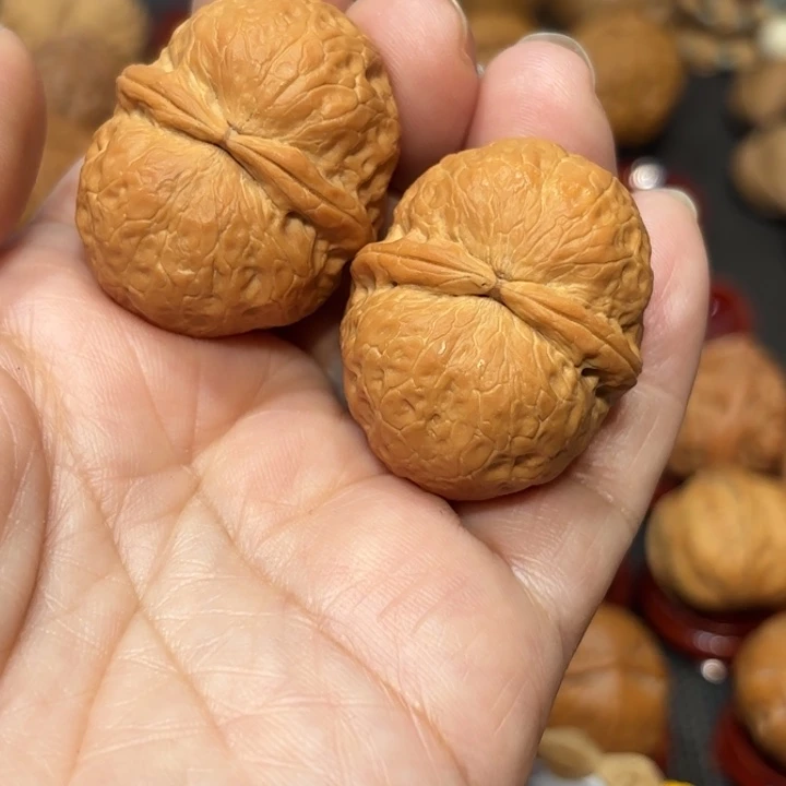 米***亚文玩核桃吊坠云朵696