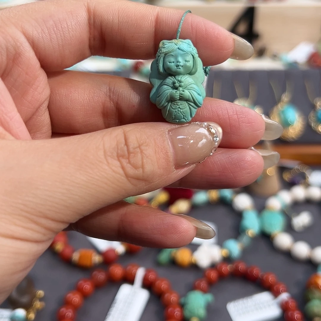 绿松石未镶嵌把件可爱小女孩配饰