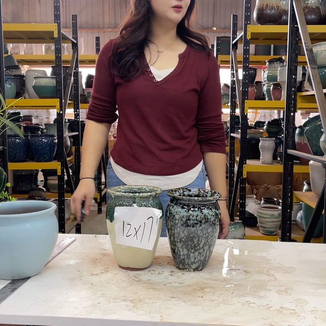 13.17 宜兴紫砂粗陶花盆