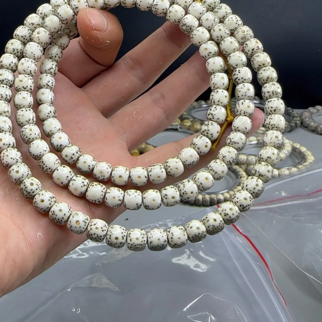 星月菩提手串吧。