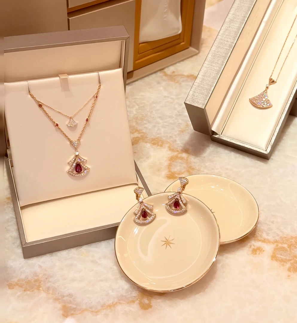 坠链均925银 镀18K金大扇子渐变感粉宝宝项链CNC精工莫桑镶钻款