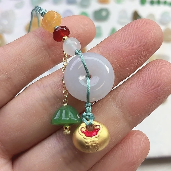 翡翠未镶嵌颈饰福袋