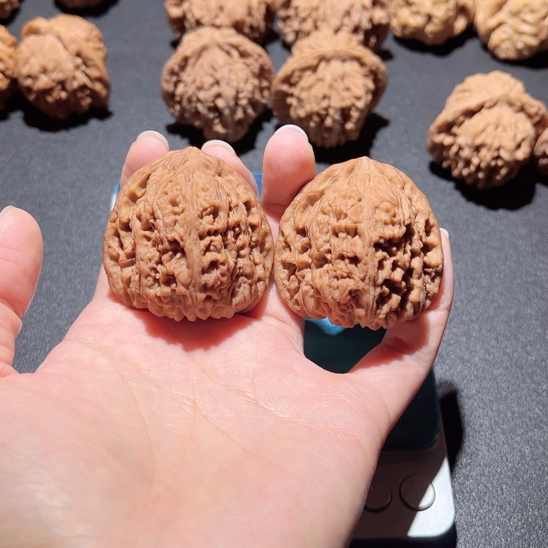 文玩核桃吊坠三角南疆