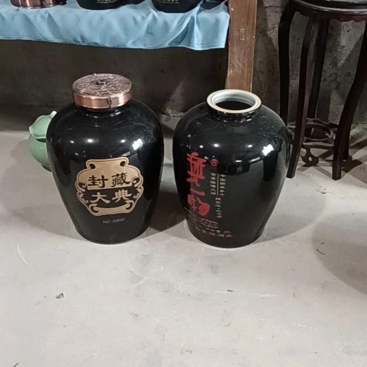 缸50斤酒坛带金属盖二个