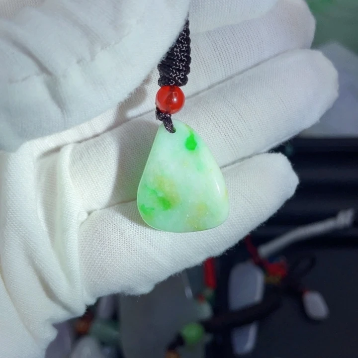 翡翠未镶嵌挂件片料