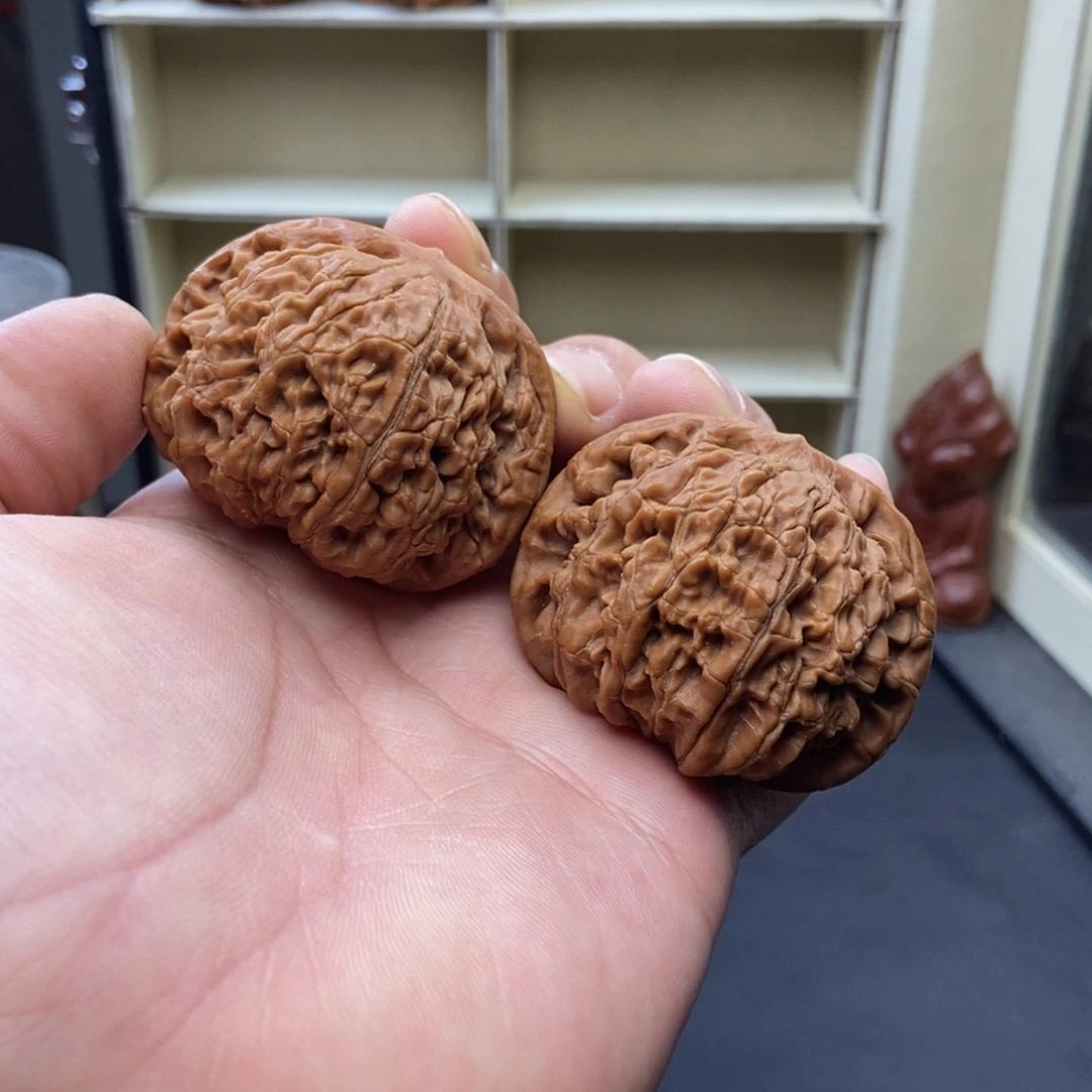 文玩核桃吊坠红皮水龙46