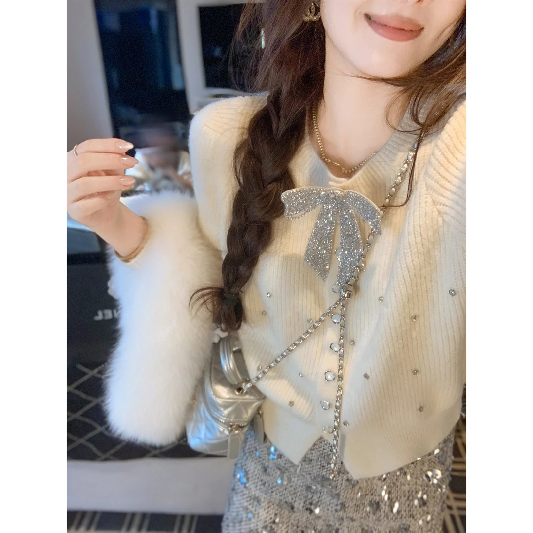 韩系减龄甜美镶钻针织上衣女春秋新款毛衣开衫内搭打底衫短裙套装