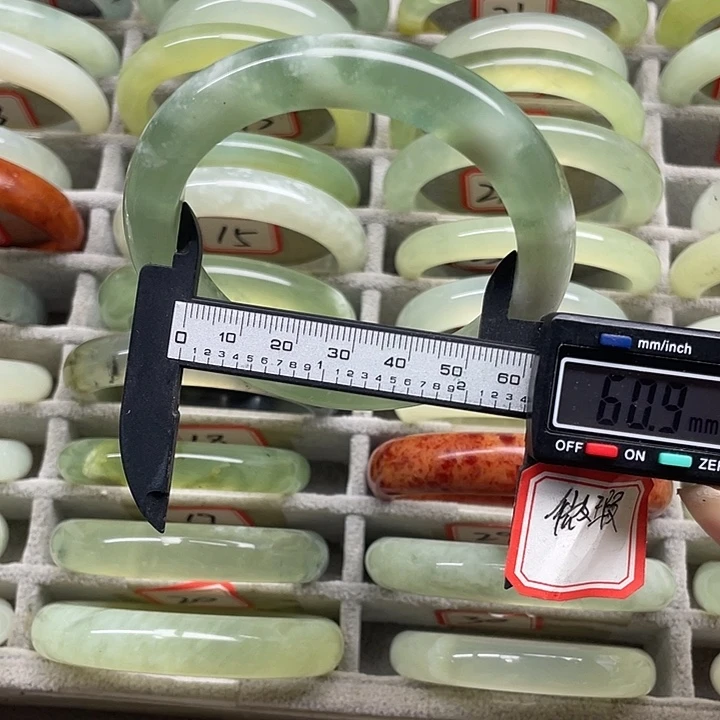 未镶嵌蛇纹石玉手镯33