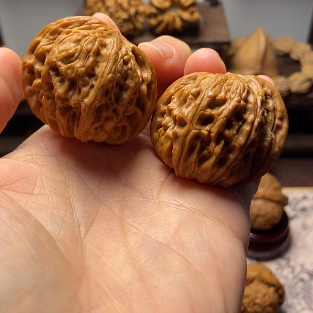 把件文玩核桃全品蝴蝶磨盘狮子头41