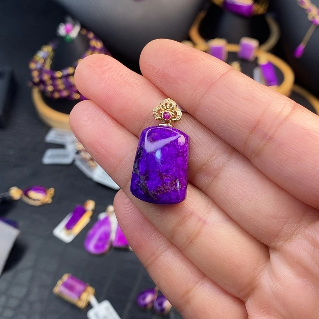 苏纪石（舒俱来）18K金镶嵌吊坠