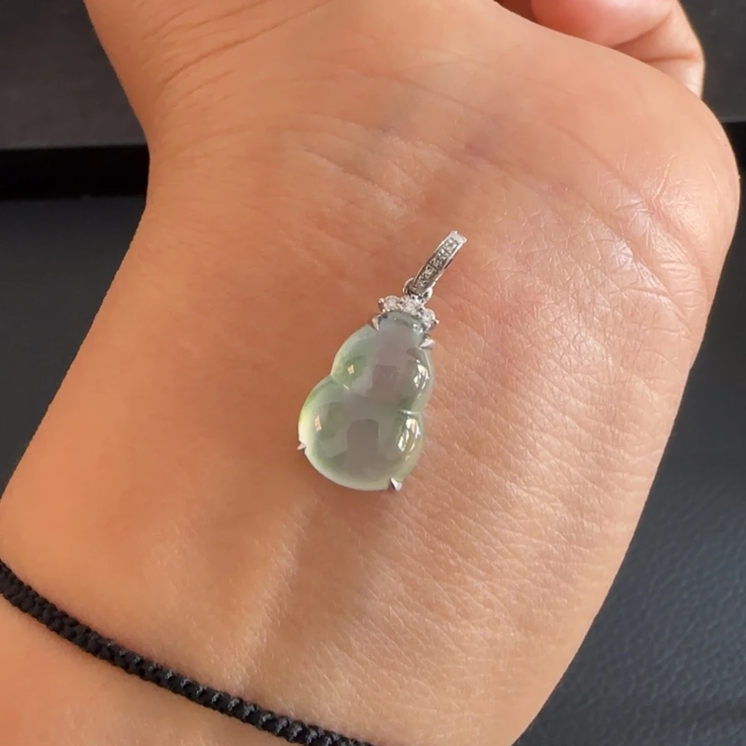 翡翠颈饰18K金镶嵌礁***呀葫芦