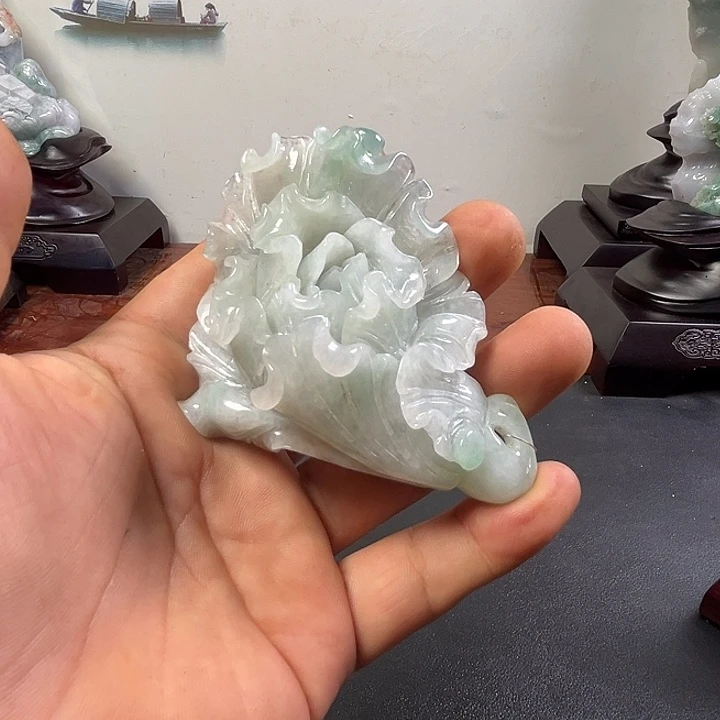 在***生翡翠摆件未镶嵌缅甸翡翠