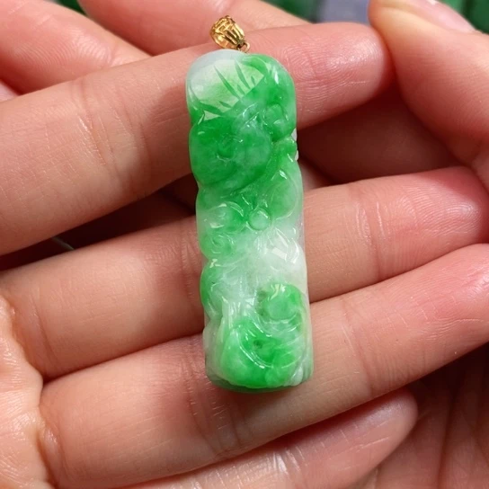 颈饰未镶嵌翡翠吊坠