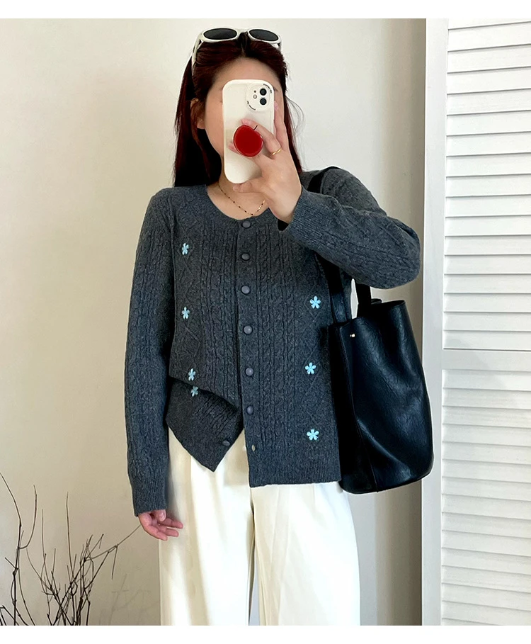 大码女装纹理感绣花针织衫女开衫2025秋款胖mm宽松气质外套189