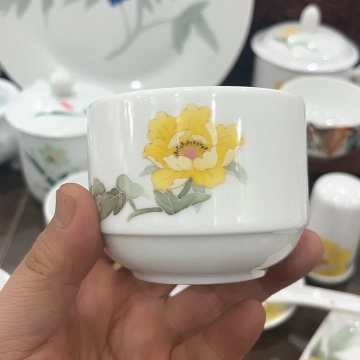 古**止釉下五彩的瓷器和，