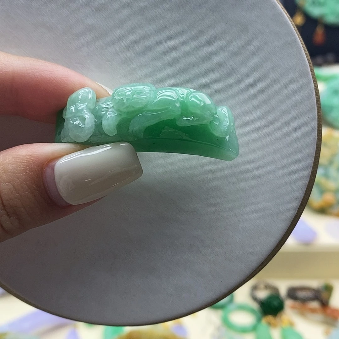 翡翠未镶嵌手镯手牌