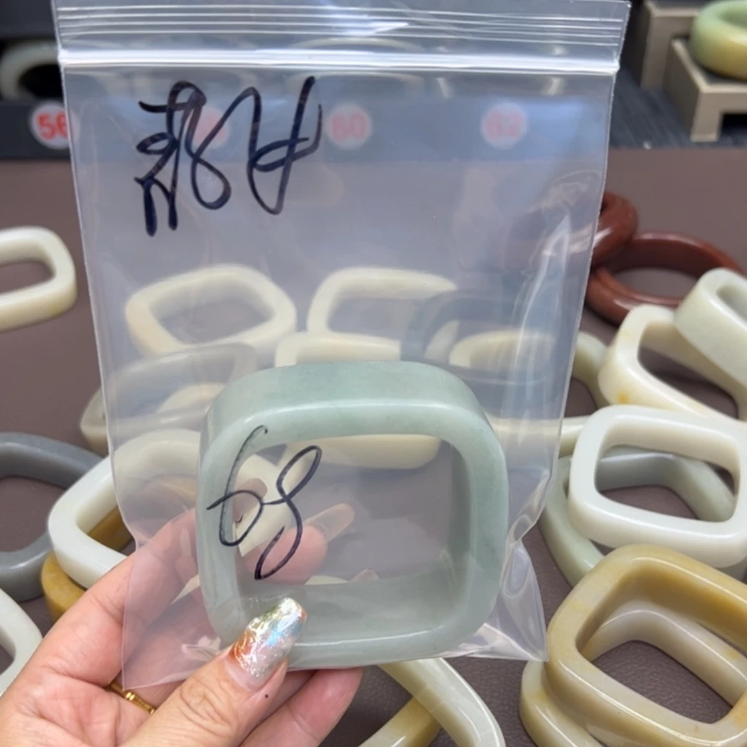 石英质玉手镯未镶嵌大****吧