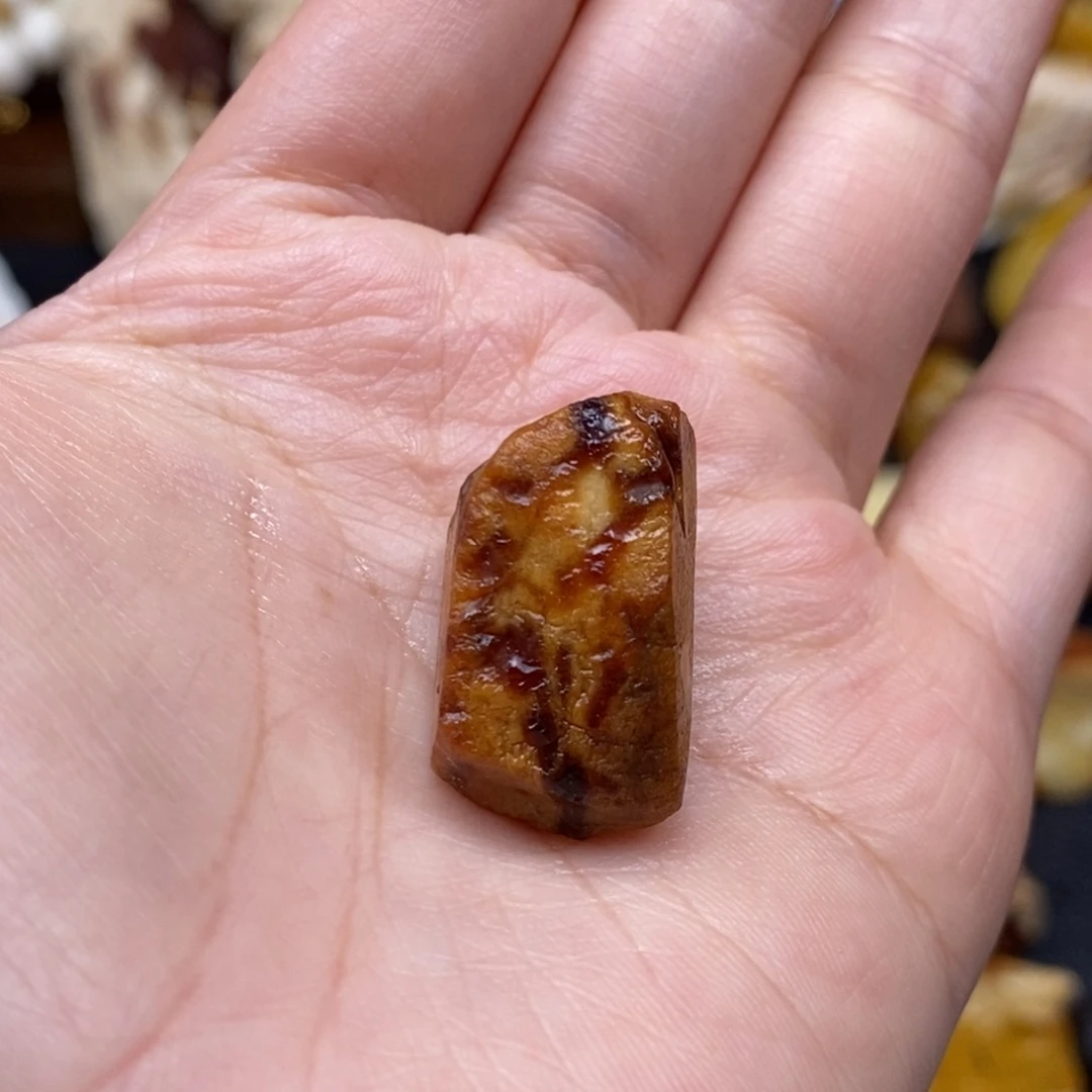 定制琥珀未镶嵌蜜蜡