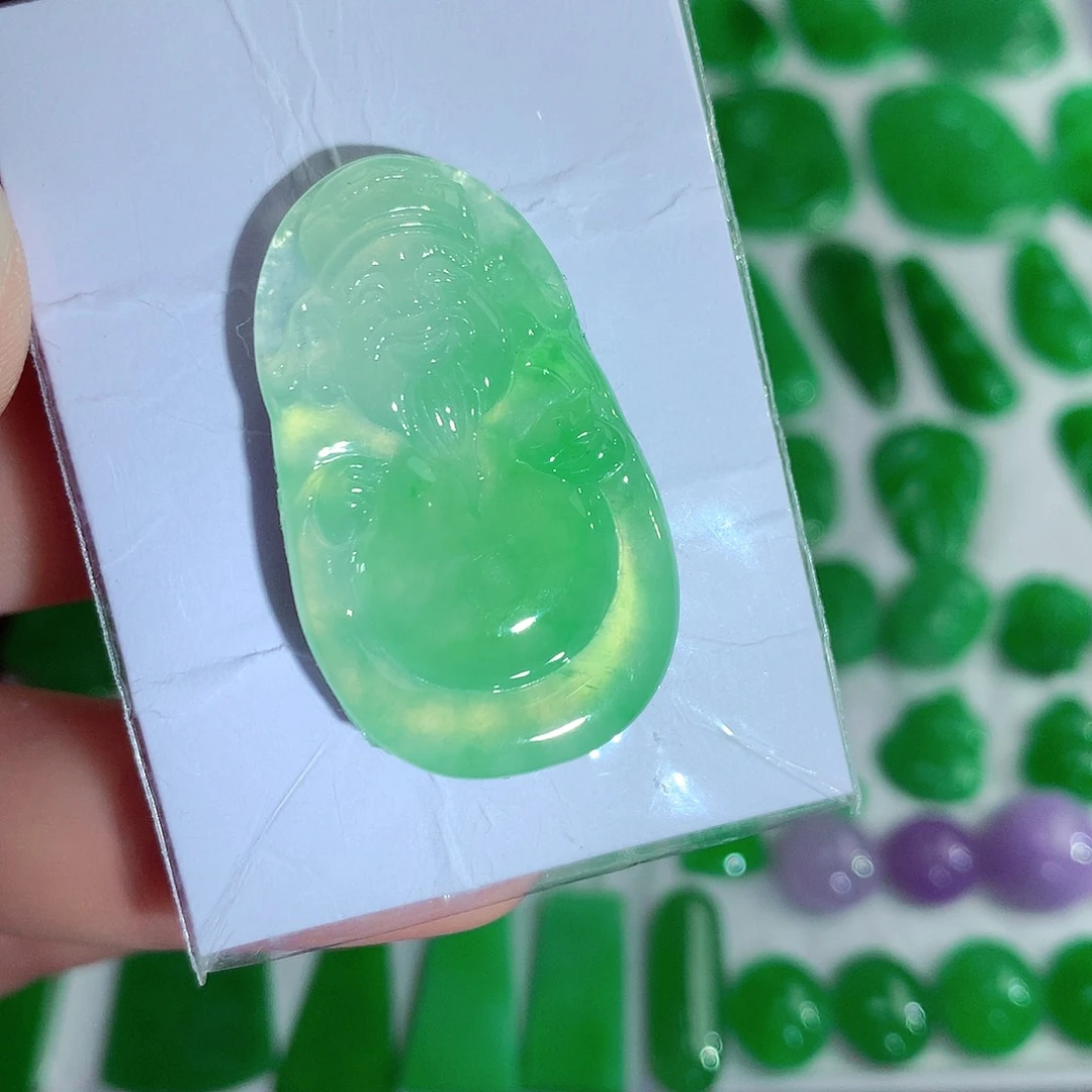 翡翠颈饰未镶嵌翡翠