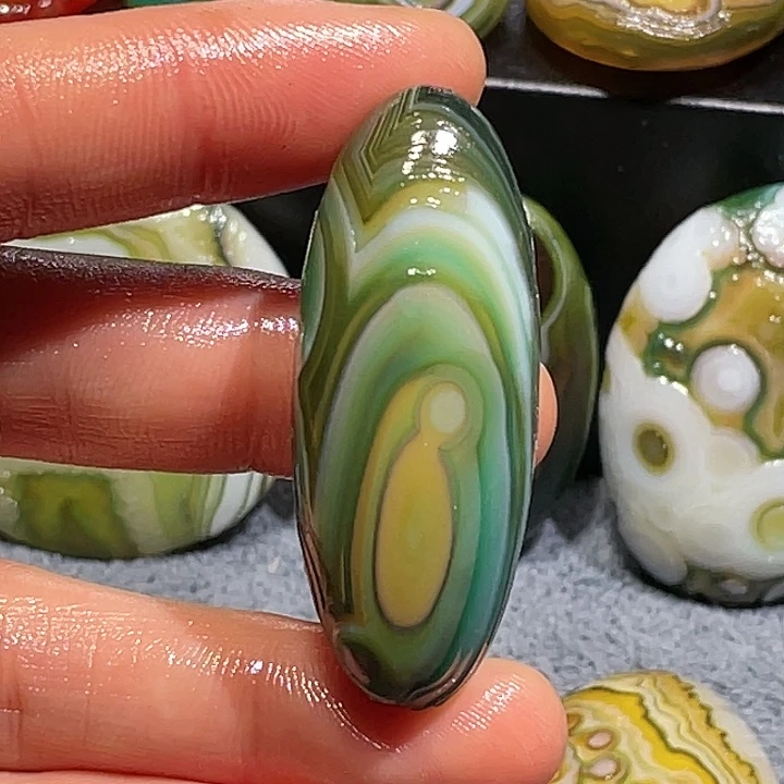 玛瑙/玉髓未镶嵌珠宝奇石