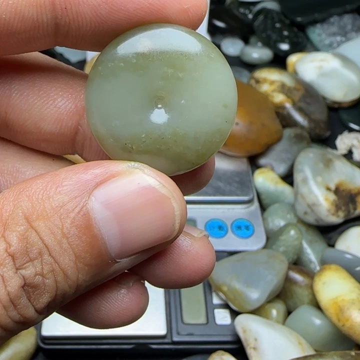 颈饰未镶嵌和田玉（子料）10