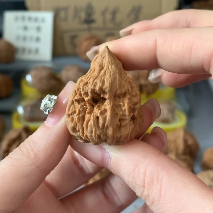 ****吊坠文玩核桃异形单只，有瑕疵