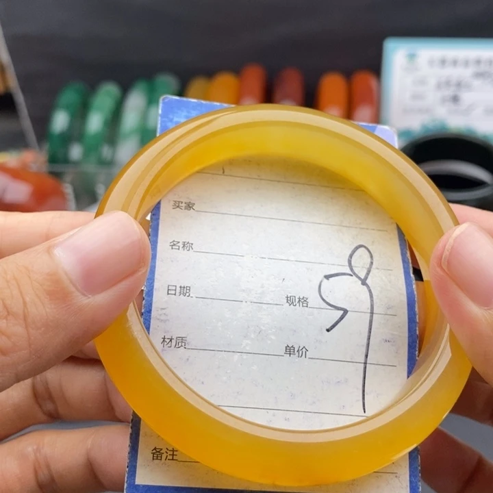 未镶嵌手镯石英质玉